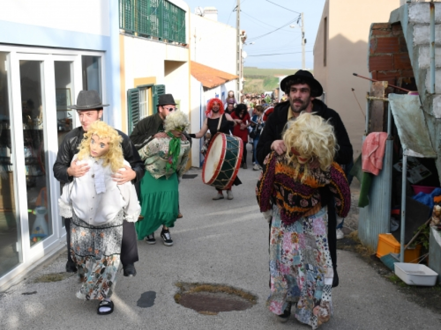 Visita performativa “Alchimist” recordou as tradições carnavalesca de Cambelas